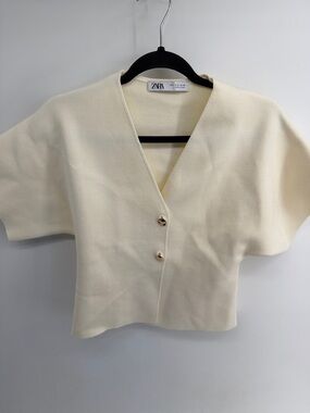 Zara V-neck gold button up short kimono sleeve rigid top sz S